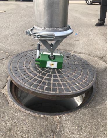 Magnetic Manhole Lifter 